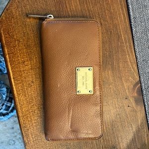 Michael kors wallet